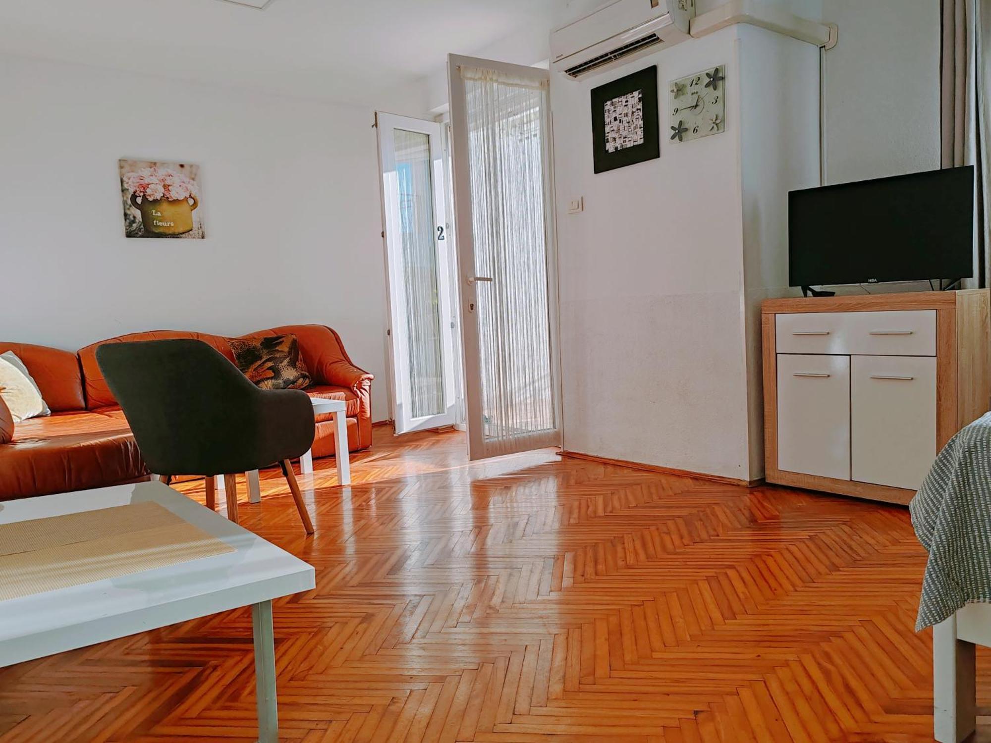 Apartmani Bojana ロヴィニ エクステリア 写真