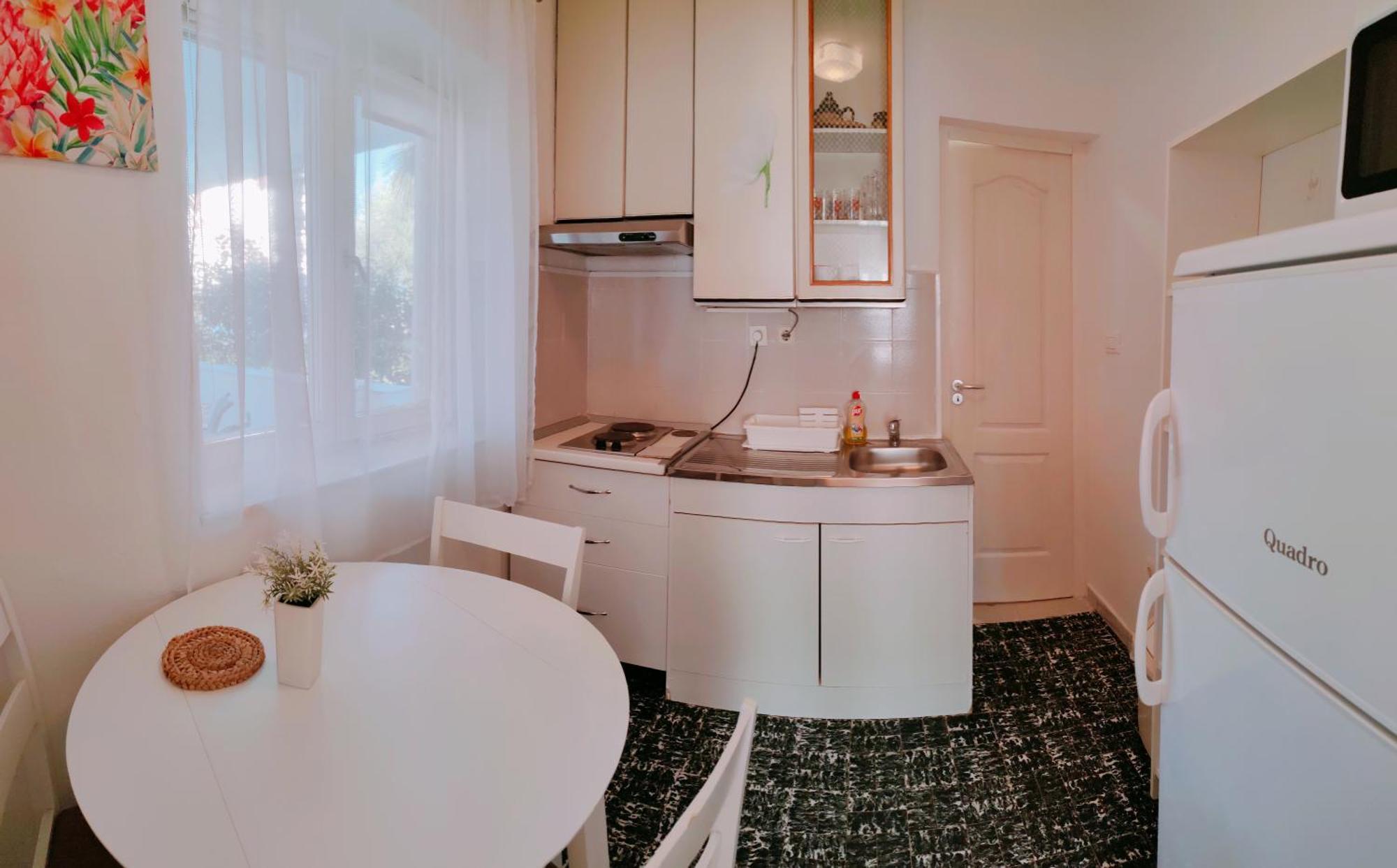 Apartmani Bojana ロヴィニ エクステリア 写真